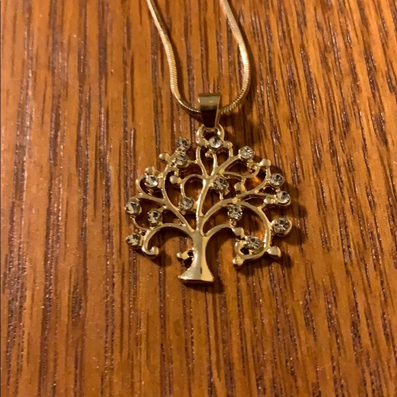 Golden pendant and necklace - Picture 1 of 2